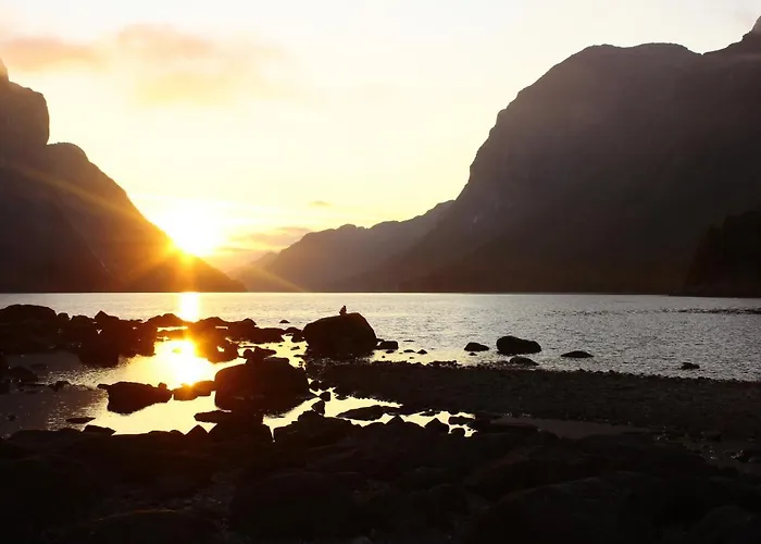 캠프장 와트네 캠핑 Bjørheimsbygda